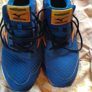 Mizuno running sneakers